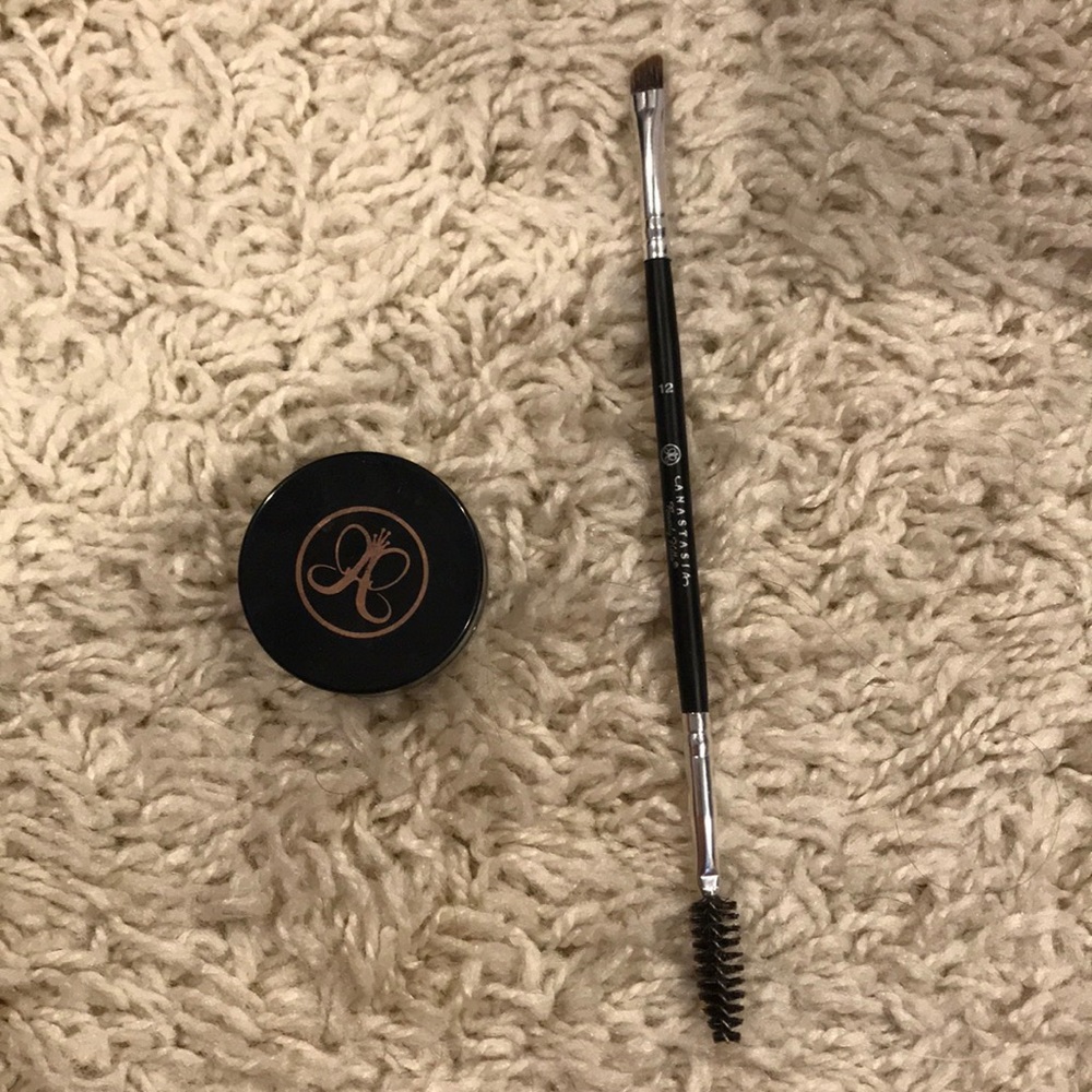 Anastasia brow kit!! Brand new never been used